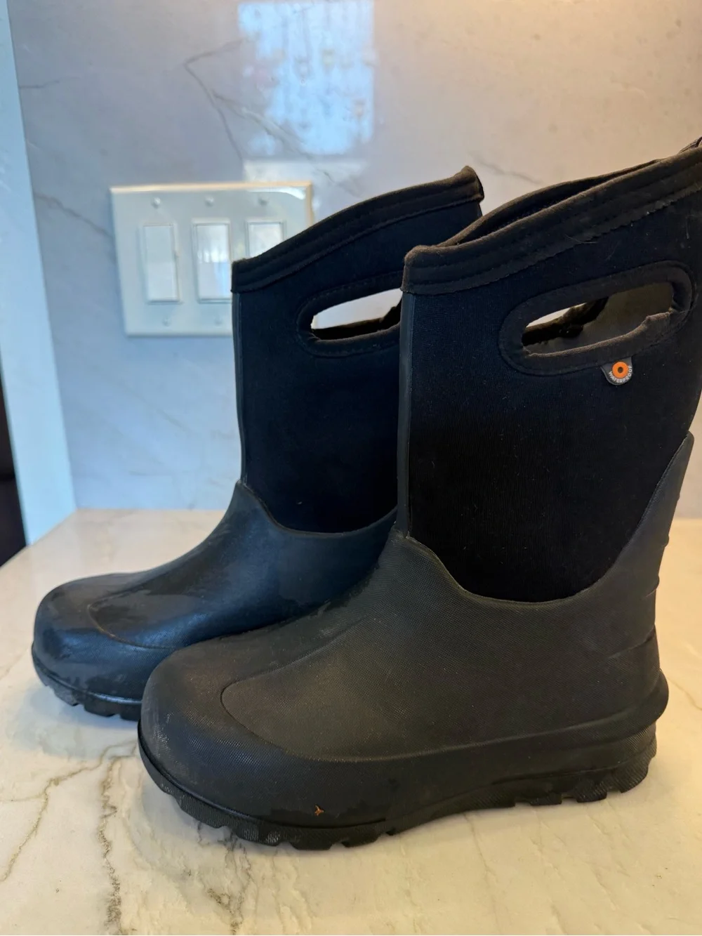 Bogs youth size 3. Excellent condition.